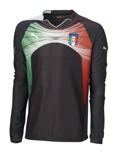 Italy 2010-11 GK 1 Kit